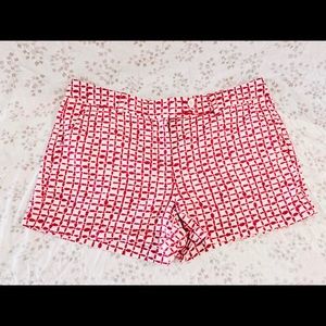 Red and White pattern Vineyard Vine shorts